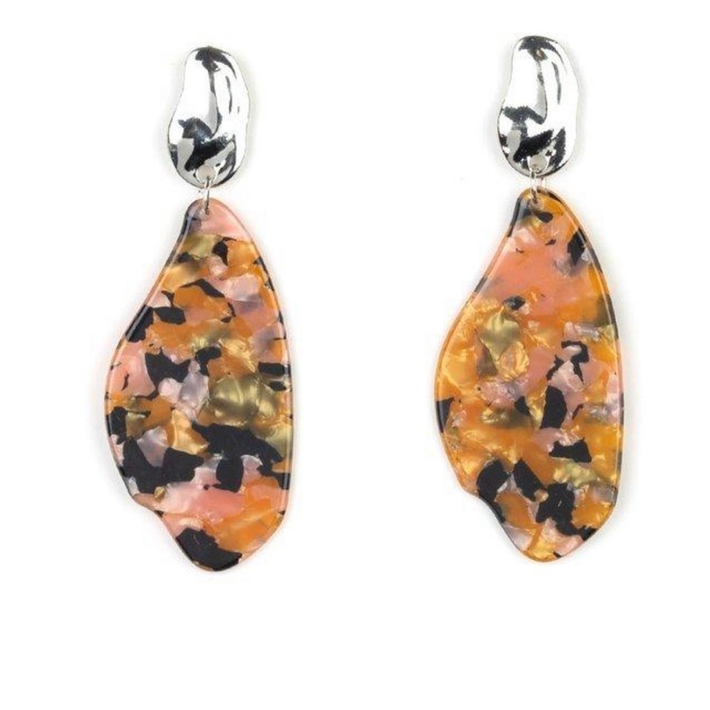 Resin Drop Earrings in Peach Marble Pattern